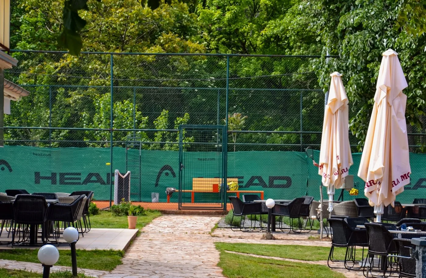 Dnevni termin i škola tenisa na Baseline šljaci