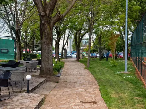 Prilaz parkingu i klubu